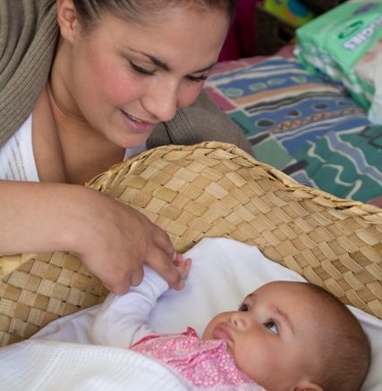 place baby to bed on her back – Maori – wahakura 2014